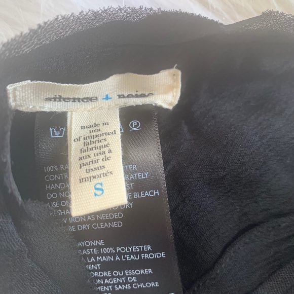 UO / SILENCE & NOISE / CROPPED BRA CAMI - Picture 4 of 4